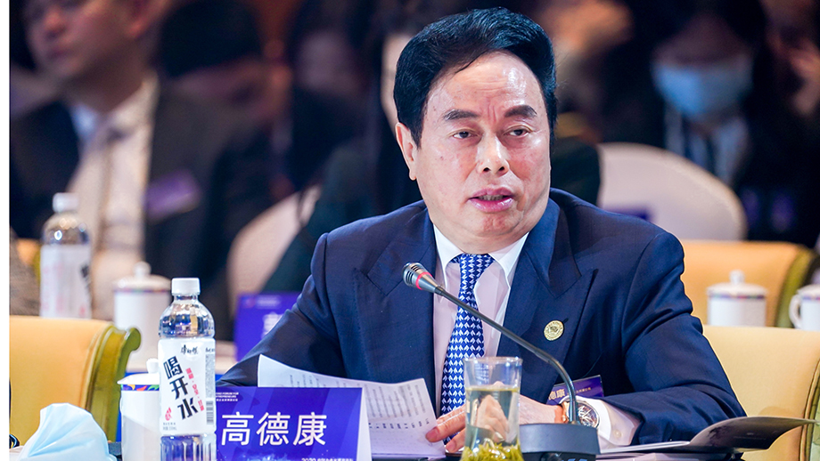 波司登高德康：融入新發(fā)展格局 做中國(guó)制造的&ldquo;攀登者&rdquo;