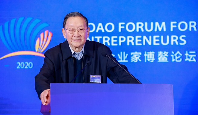 中國(guó)科學(xué)院院士，國(guó)際歐亞科學(xué)院院士，中國(guó)地源熱泵產(chǎn)業(yè)聯(lián)盟名譽(yù)理事長(zhǎng)汪集暘演講