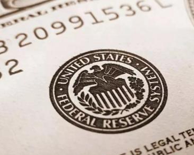 【財(cái)經(jīng)翻譯官】美聯(lián)儲(chǔ)的&ldquo;零息+量寬&rdquo;意味著什么？