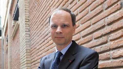 馴服&ldquo;大象&rdquo;的梯若爾