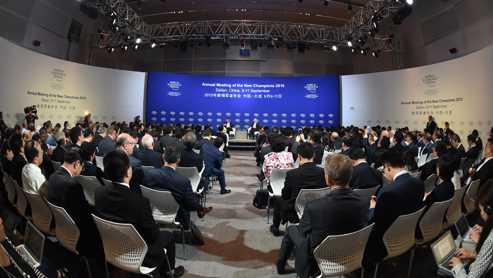 李克強(qiáng)對(duì)話企業(yè)家代表現(xiàn)場