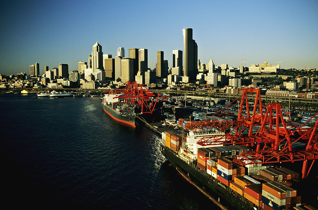 樹立全球視野 建設(shè)貿(mào)易強(qiáng)國(guó)&mdash;&mdash;專訪商務(wù)部貿(mào)研院院長(zhǎng)顧學(xué)明