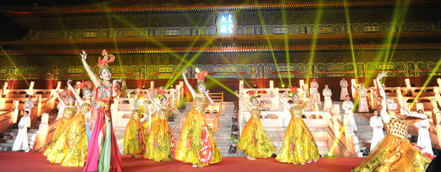 &ldquo;中國(guó)企業(yè)夢(mèng)之隊(duì)&rdquo;網(wǎng)絡(luò)盛典開(kāi)場(chǎng)舞《中國(guó)夢(mèng)》