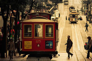 達沃斯為何罕見前呼后擁？