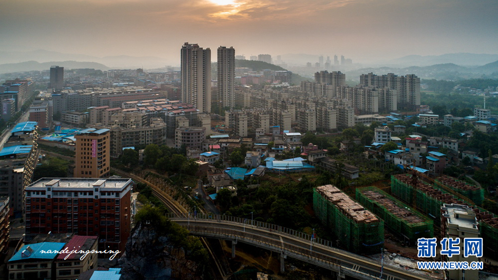 改革開放40年，縣城變化令人驚