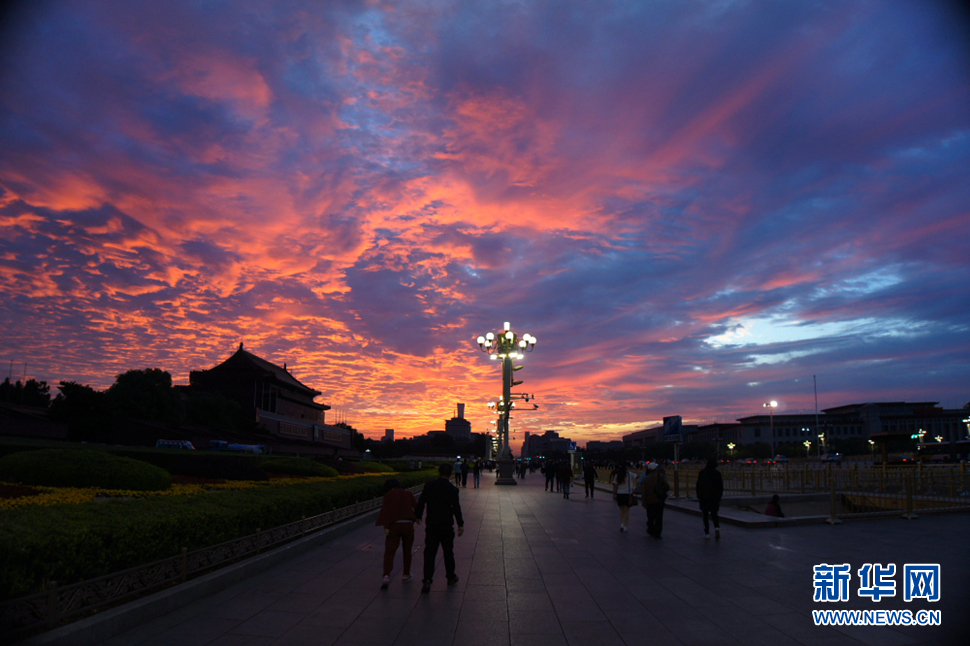 美哉，天安門！