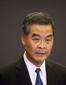 梁振英：用好&ldquo;一國兩制&rdquo;雙重優(yōu)勢