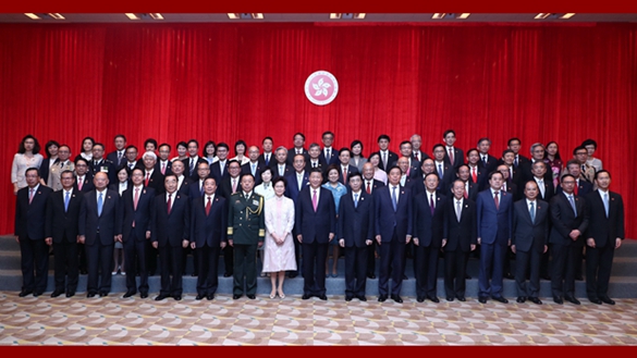 習近平會見香港特別行政區(qū)新任行政、立法、司法機構負責人