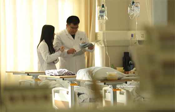 致敬偉大改革｜對話40年，講述身邊的健康故事（第五集）&mdash;&mdash;小醫(yī)院不再門可羅雀，大醫(yī)院不再&ldquo;戰(zhàn)時狀態(tài)&rdquo;