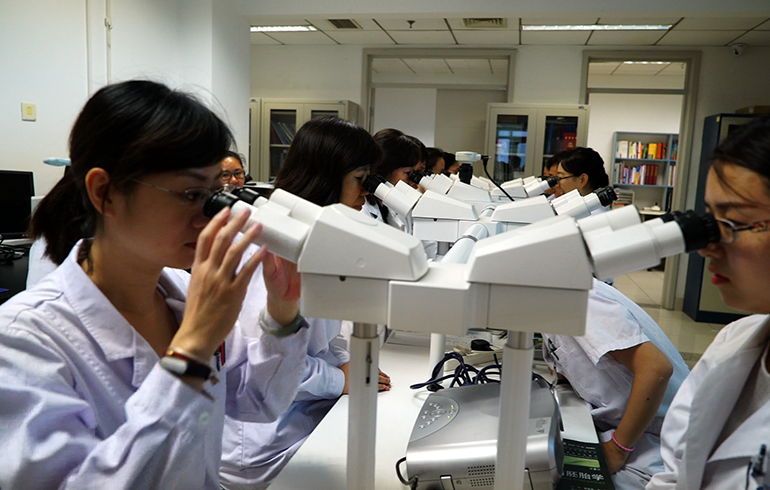 致敬偉大改革｜對話40年，講述身邊的健康故事33&mdash;好醫(yī)生是這樣煉成的