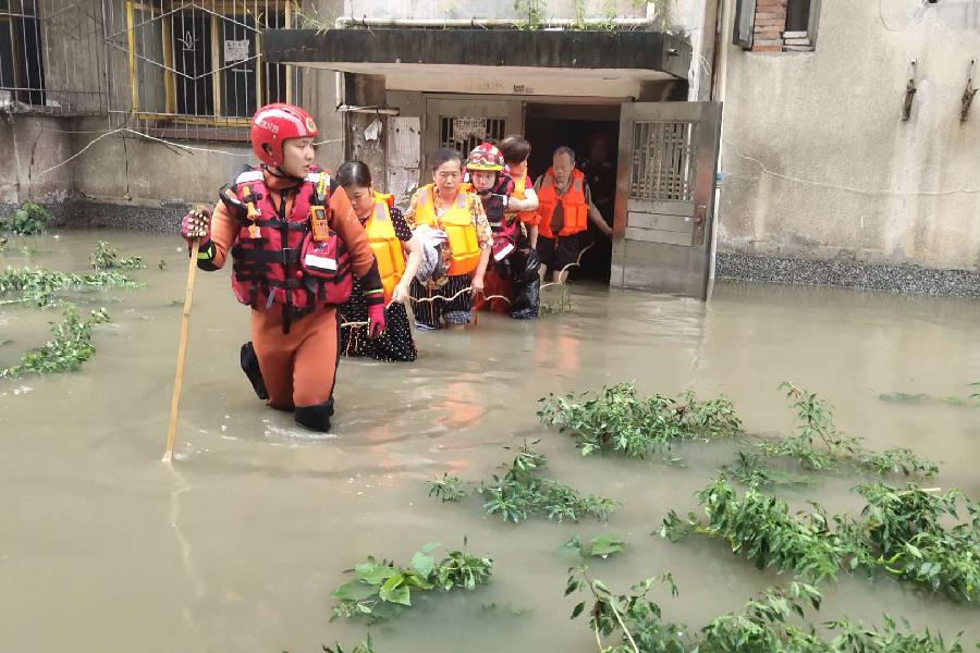 他們，為了誰？