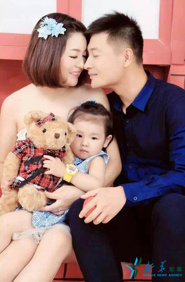 &uarr;資料圖片：張超一家三口合影。