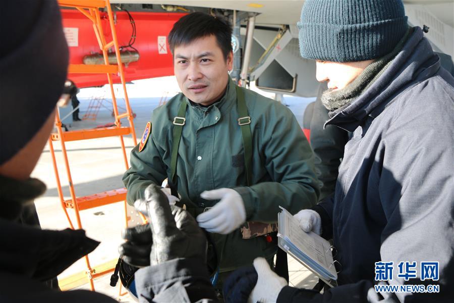 （建軍90周年&middot;英雄&middot;圖文互動）（2）聽，渤海灣有風(fēng)吹過來&mdash;&mdash;追記海軍某艦載航空兵部隊一級飛行員張超