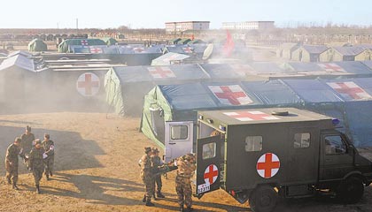 某旅實戰(zhàn)冬訓 &ldquo;變形金剛&rdquo;在硝煙中緊急保障