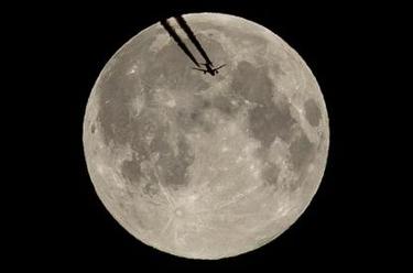 &ldquo;飛過(guò)&rdquo;月亮