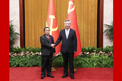 李希同老撾人革黨中央政治局委員、中央紀(jì)委書記、國家監(jiān)察總署署長(zhǎng)坎潘舉行會(huì)談