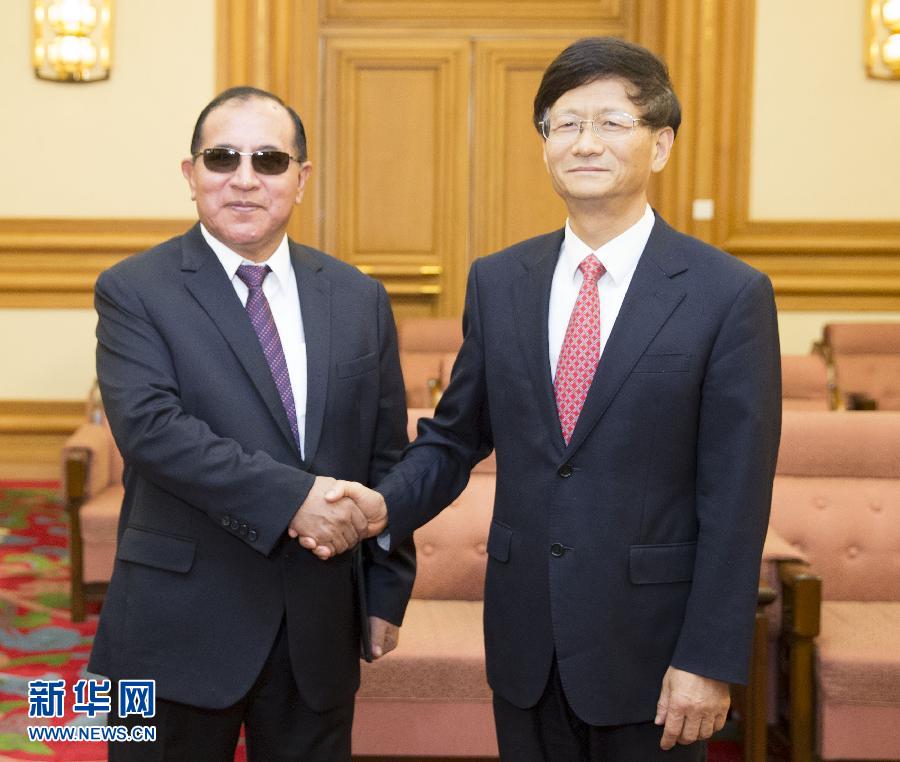 9月5日，中共中央政治局委員、中央政法委書記孟建柱在北京會(huì)見(jiàn)秘魯最高法院院長(zhǎng)維克托&middot;盧卡斯&middot;蒂科納。 新華社記者 黃敬文 攝 