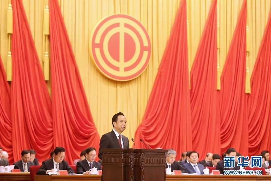 4月27日，慶祝&ldquo;五一&rdquo;國際勞動節(jié)暨全國五一勞動獎和全國工人先鋒號表彰大會在北京人民大會堂舉行。中共中央政治局委員、中華全國總工會主席李建國出席大會并講話。新華社記者 才揚 攝 