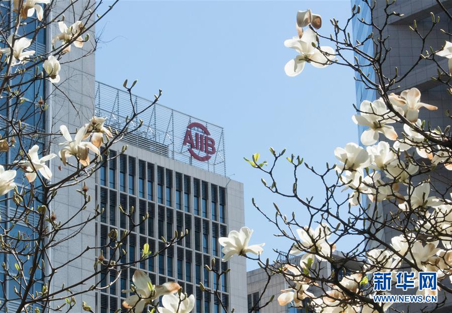 （新華全媒頭條&middot;圖文互動）（16）開啟新征程　譜寫新史詩&mdash;&mdash;以習(xí)近平同志為核心的黨中央引領(lǐng)中國特色社會主義進入新時代