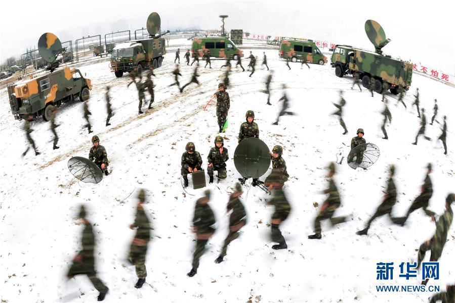 （新華全媒頭條&middot;圖文互動）（9）備戰(zhàn)踏上新起點，練兵展現(xiàn)新氣象&mdash;&mdash;2018中國軍隊新年開訓(xùn)全景大掃描