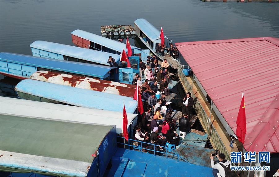 （新華全媒頭條&middot;圖文互動）（10）全黨來一個大學習&mdash;&mdash;新時代中國共產(chǎn)黨人的理論自覺