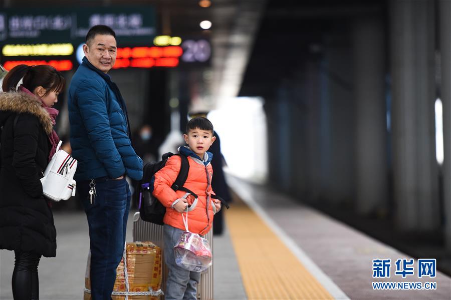 （關(guān)注春運(yùn)）（6）春運(yùn)中的&ldquo;萌寶寶&rdquo;