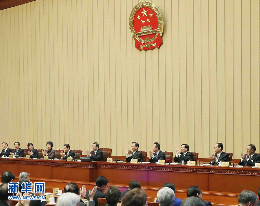 2月24日，全國人大常委會委員長張德江在北京主持十二屆全國人大常委會第三十三次會議閉幕會。在會議完成各項表決事項后，張德江發(fā)表講話。新華社記者 劉衛(wèi)兵 攝