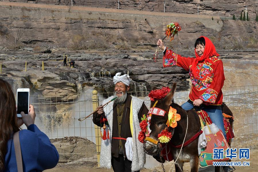 （社會）（4）壺口迎來&ldquo;桃花汛&rdquo; 黃河兩岸架彩虹
