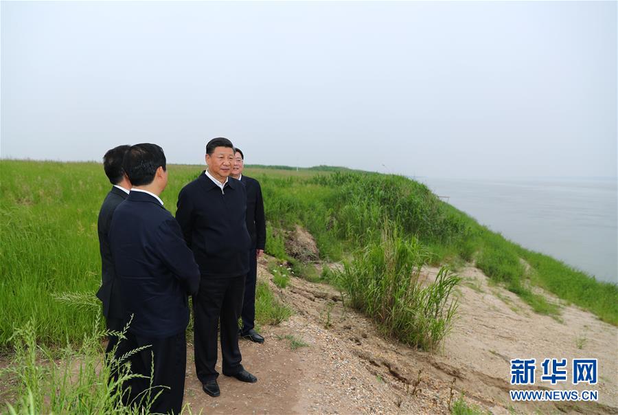 (時政)(16)習近平主持召開深入推動長江經(jīng)濟帶發(fā)展座談會并發(fā)表重要講話