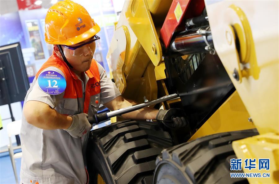 （新華全媒頭條&middot;圖文互動(dòng)）（8）上下合力，聚力破障，開辟&ldquo;大國(guó)工匠&rdquo;建設(shè)新格局