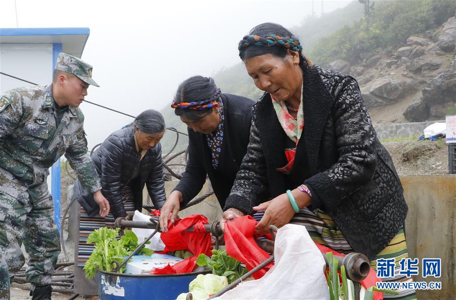 （圖文互動(dòng)）（5）特寫：&ldquo;八一&rdquo;禮物，飛向云端哨所