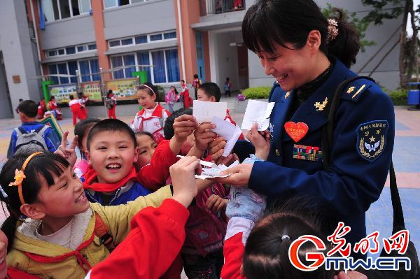 【我和軍隊的不解之緣】&ldquo;先是軍人，才是媽媽&rdquo;