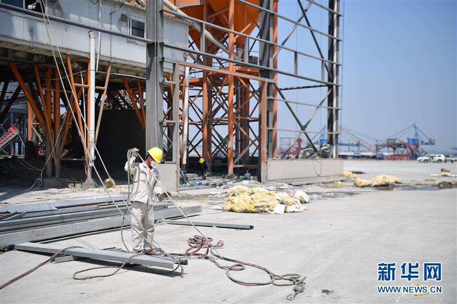 (大江奔流——來自長江經(jīng)濟(jì)帶的報(bào)道·新華全媒頭條·圖文互動(dòng))(8)打造經(jīng)濟(jì)高質(zhì)量發(fā)展的強(qiáng)勁引擎——深入推動(dòng)長江經(jīng)濟(jì)帶發(fā)展述評