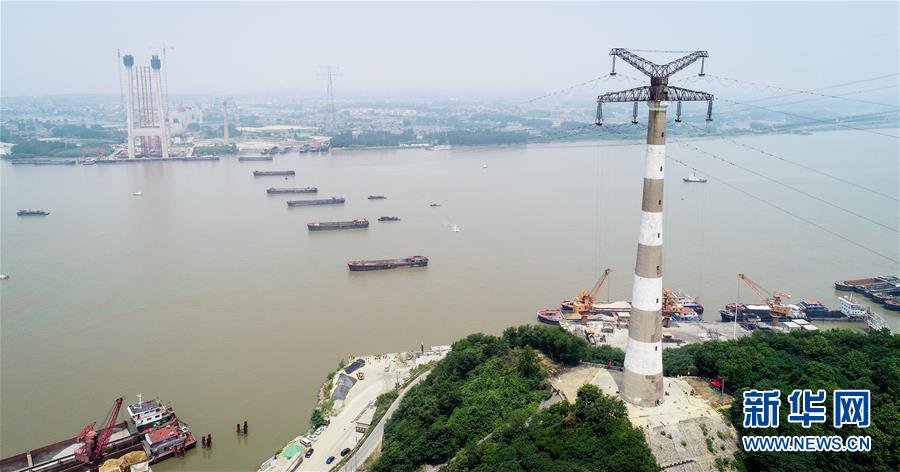 (大江奔流——來自長江經(jīng)濟(jì)帶的報(bào)道·新華全媒頭條·圖文互動(dòng))(3)打造經(jīng)濟(jì)高質(zhì)量發(fā)展的強(qiáng)勁引擎——深入推動(dòng)長江經(jīng)濟(jì)帶發(fā)展述評