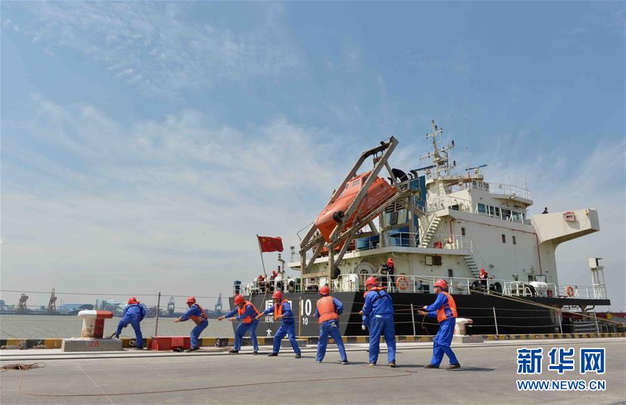 (大江奔流——來自長江經(jīng)濟(jì)帶的報(bào)道·新華全媒頭條·圖文互動(dòng))(4)打造經(jīng)濟(jì)高質(zhì)量發(fā)展的強(qiáng)勁引擎——深入推動(dòng)長江經(jīng)濟(jì)帶發(fā)展述評