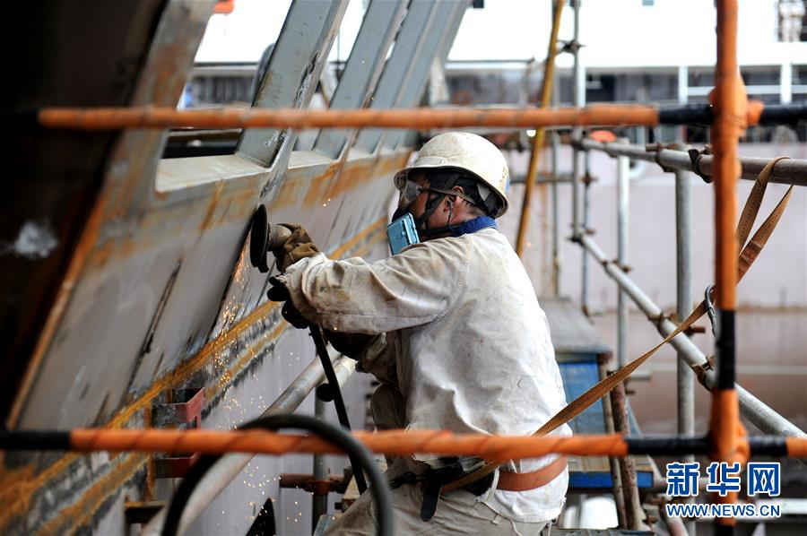 （圖文互動(dòng)）（2）我國第一艘自主建造的極地科考破冰船&ldquo;雪龍2&rdquo;號雄姿初現(xiàn) 