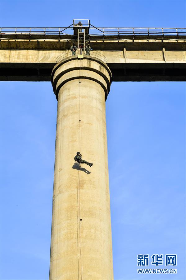 （圖文互動(dòng)）（3）一切為了實(shí)戰(zhàn)&mdash;&mdash;武警部隊(duì)&ldquo;巔峰&rdquo;特戰(zhàn)比武競(jìng)賽現(xiàn)場(chǎng)見聞