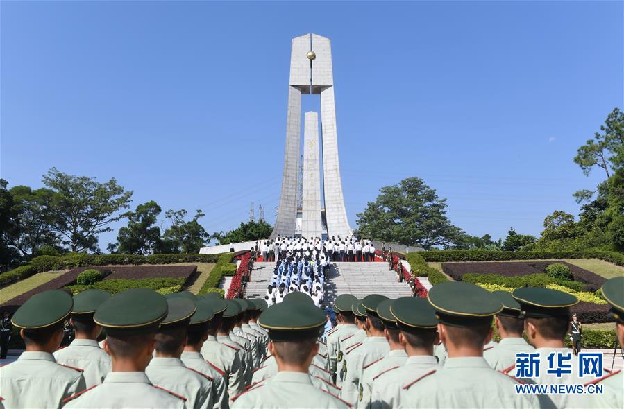 （新華全媒頭條&middot;圖文互動(dòng)）（8）致敬英烈 捍衛(wèi)榮光&mdash;&mdash;寫(xiě)在英雄烈士保護(hù)法實(shí)施后首個(gè)烈士紀(jì)念日