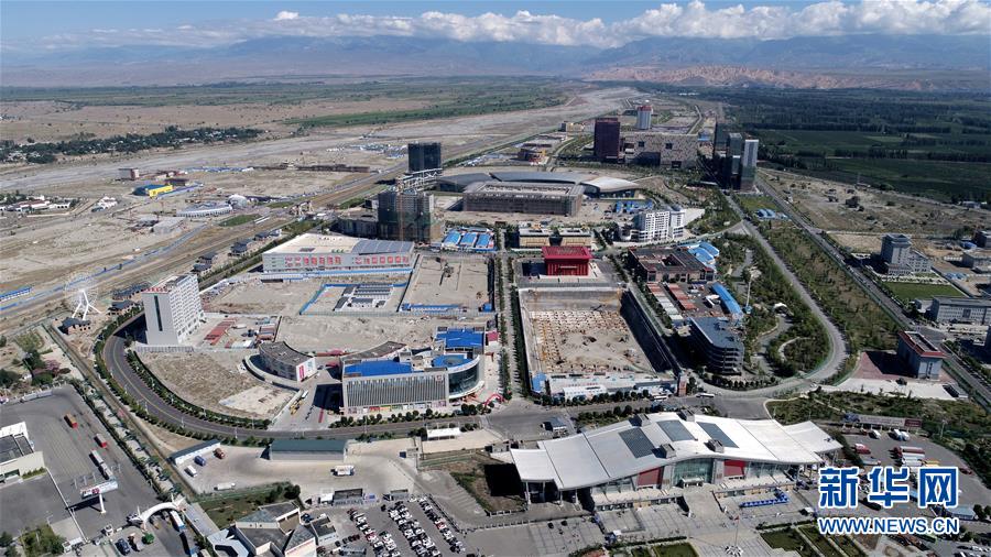 （新華全媒頭條&middot;圖文互動）（5）揮寫中國與世界交融發(fā)展新畫卷&mdash;&mdash;以習(xí)近平同志為核心的黨中央引領(lǐng)中國深層次全方位開放紀(jì)實