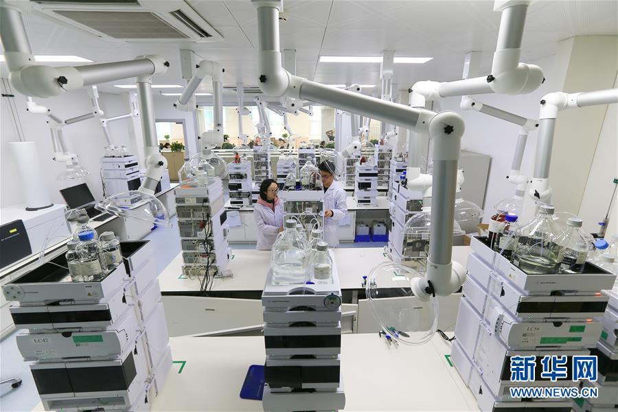 （百城百縣百企調(diào)研行&middot;圖文互動）（5）&ldquo;藍(lán)鯨1號&rdquo;從這里駛出&mdash;&mdash;山東煙臺崛起制造業(yè)高地