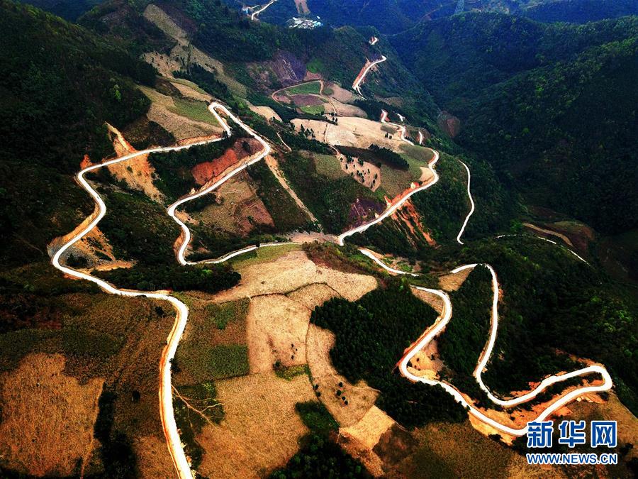 （輝煌60年&middot;壯美新廣西&middot;圖文互動(dòng)）（7）從禿山到青山的蝶變&mdash;&mdash;廣西石漠化治理10年再現(xiàn)發(fā)展生機(jī)