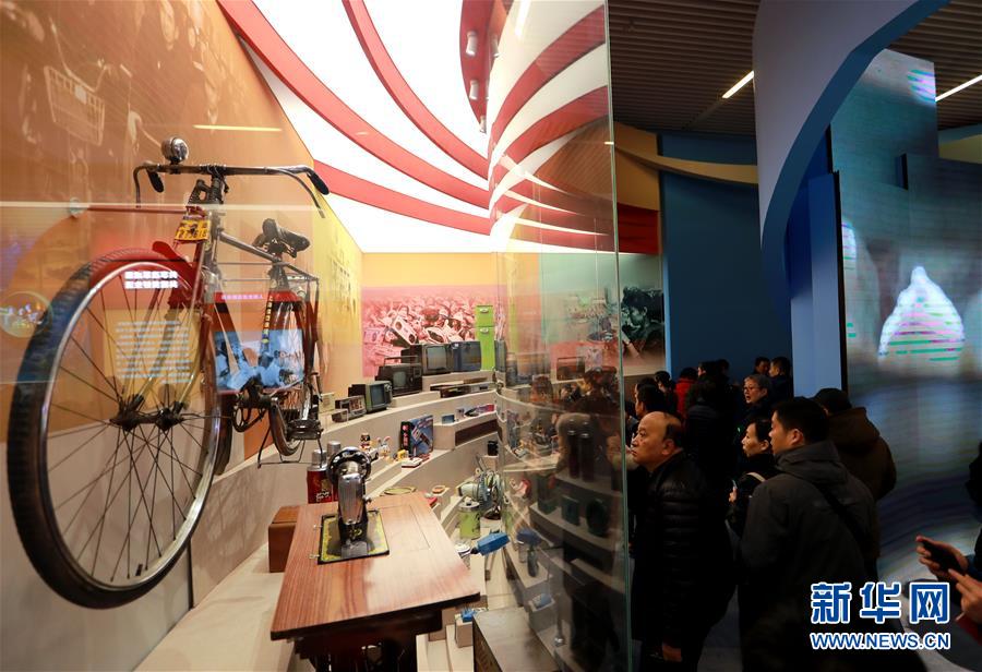 (社會)(3)“偉大的變革——慶祝改革開放40周年大型展覽”累計參觀人數(shù)突破百萬