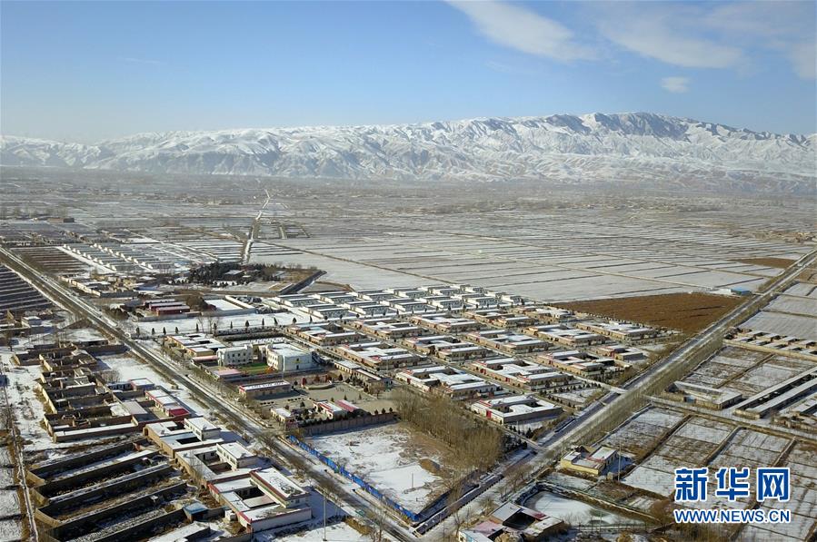 （慶祝改革開(kāi)放40周年基層行&middot;村莊篇&middot;圖文互動(dòng)）（5）甘肅武威上莊村：雜亂不堪的村莊變了 農(nóng)民住進(jìn)&ldquo;幸福院&rdquo;