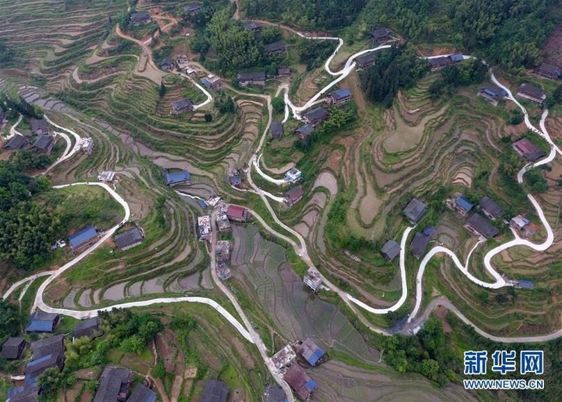 （輝煌60年&middot;壯美新廣西&middot;圖文互動(dòng)）（1）奮力書(shū)寫壯鄉(xiāng)反貧困歷史新篇章&mdash;&mdash;廣西干部群眾接續(xù)奮斗脫貧攻堅(jiān)觀察