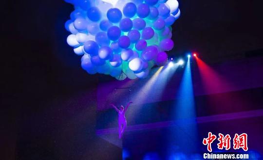 圖為燈光節(jié)現(xiàn)場。寧波文化廣場供圖