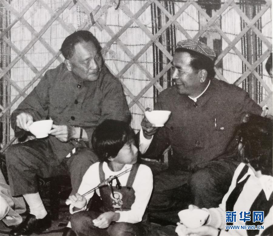 （時(shí)政）（2）鐵木爾&middot;達(dá)瓦買(mǎi)提同志生平照片