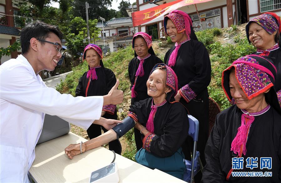 (奮進(jìn)新時(shí)代·迎接兩會)(6)共享發(fā)展——向共同富裕方向穩(wěn)步前進(jìn)