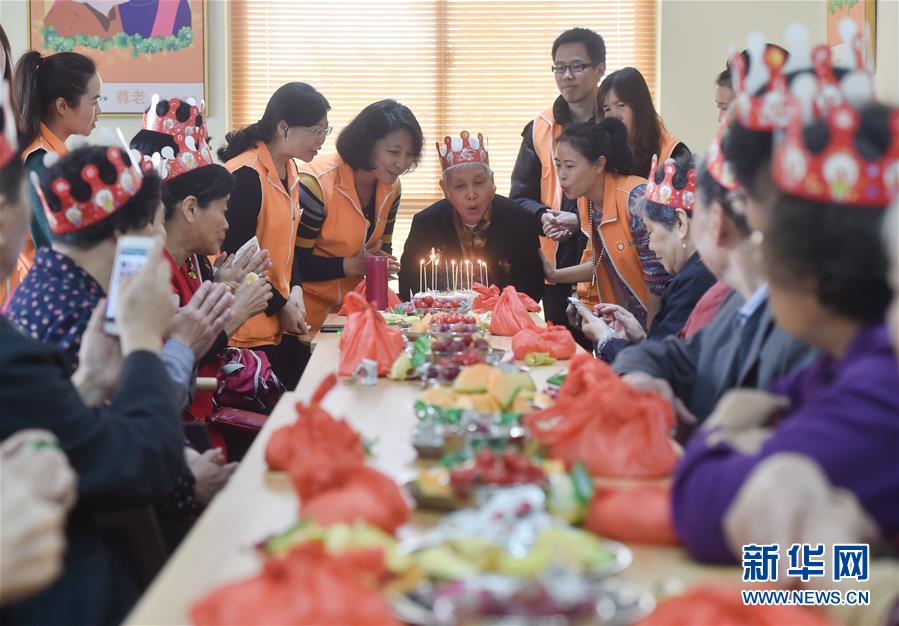 （奮進新時代&middot;迎接兩會）（7）共享發(fā)展&mdash;&mdash;向共同富裕方向穩(wěn)步前進