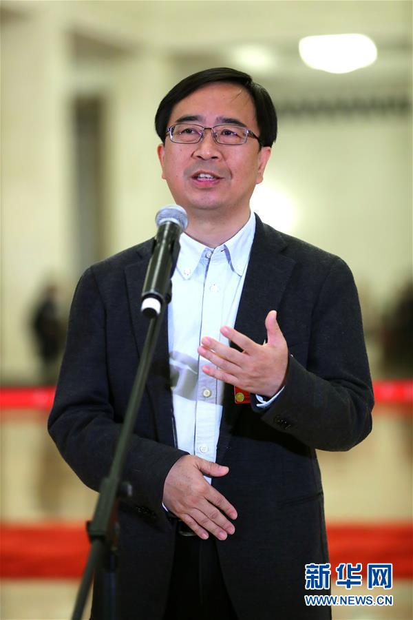 （兩會(huì)&middot;政協(xié)開(kāi)幕）（3）全國(guó)政協(xié)委員接受采訪(fǎng)