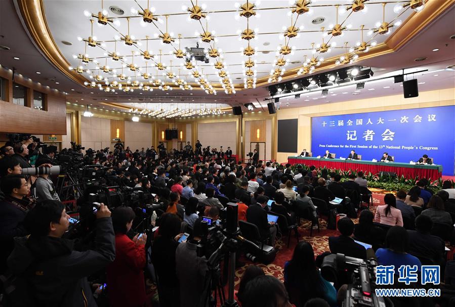 （兩會(huì)&middot;XHDW）（1）國家發(fā)改委主任何立峰等就&ldquo;創(chuàng)新和完善宏觀調(diào)控，推動(dòng)高質(zhì)量發(fā)展&rdquo;答記者問